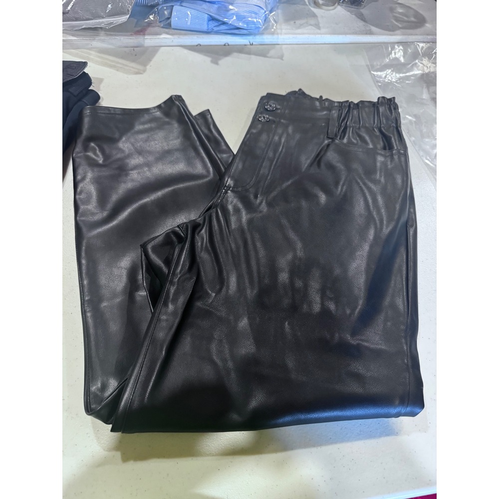 Scoop Women Black Faux Leather Crop Straight Leg Pants Size 14 60567187-169
